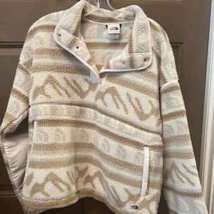 Oversized north face fuzzy pullover